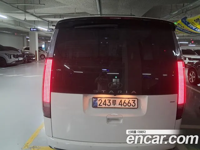 Hyundai Staria 2025 thumb 2