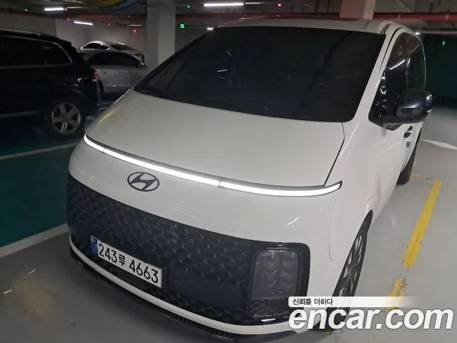 Hyundai Staria 2025 thumb 3