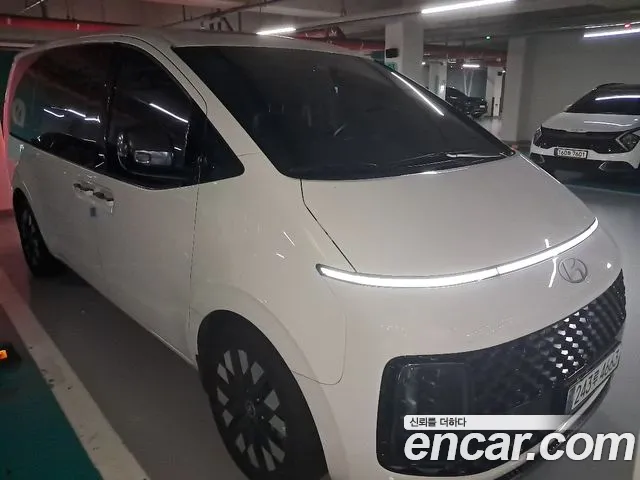 Hyundai Staria 2025 thumb 4