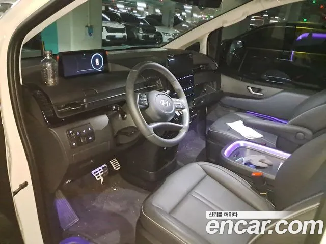 Hyundai Staria 2025 thumb 7