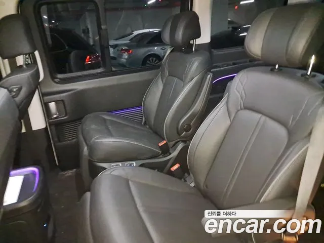 Hyundai Staria 2025 thumb 11