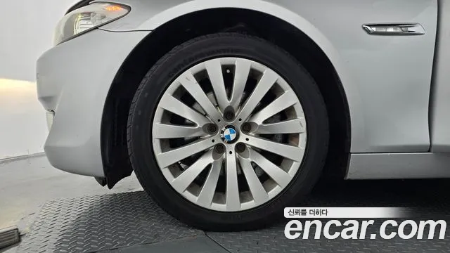 BMW 5 серии 2012 thumb 5
