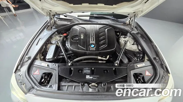BMW 5 серии 2012 thumb 6