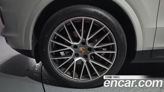 Porsche Cayenne 2022 thumb 5