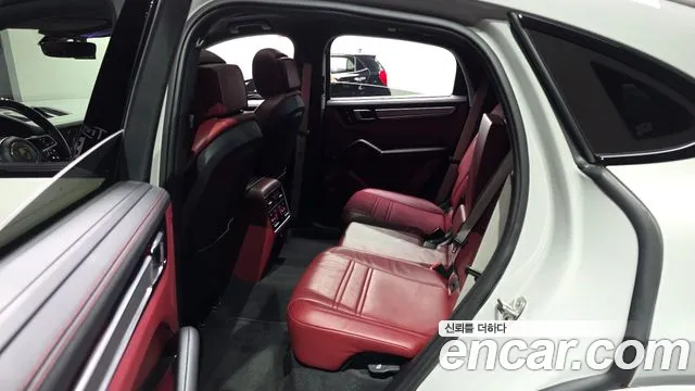 Porsche Cayenne 2022 thumb 12