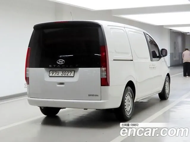 Hyundai Staria 2021 thumb 4