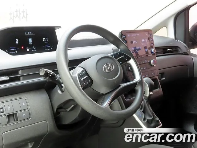 Hyundai Staria 2021 thumb 8