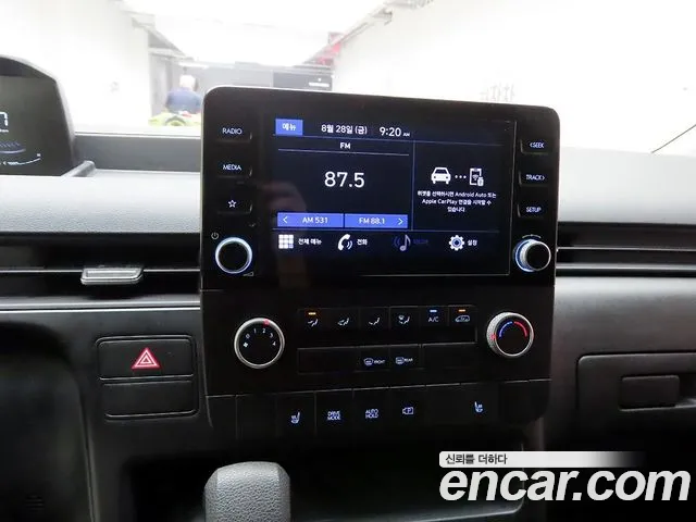 Hyundai Staria 2021 thumb 10