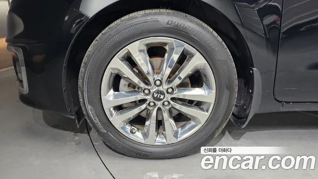 Kia Carnival 2014 thumb 5