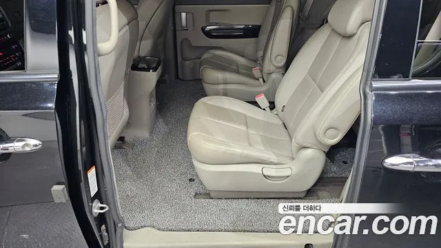 Kia Carnival 2014 thumb 12
