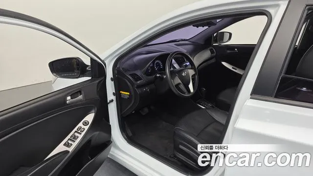 Hyundai Accent 2015 thumb 10
