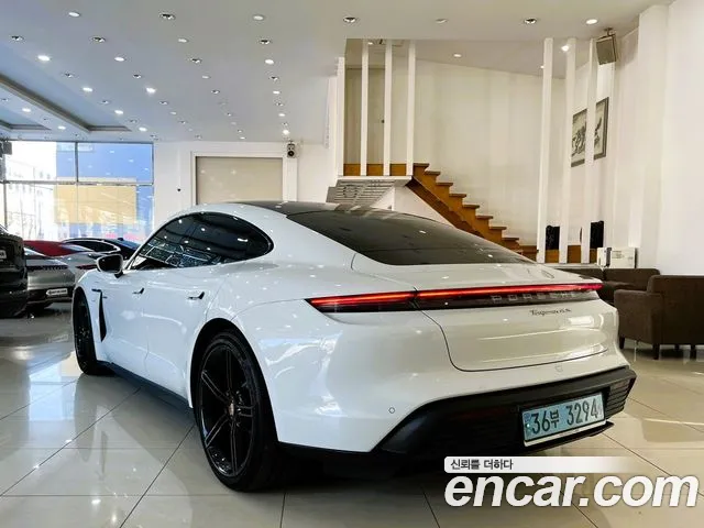 Porsche Taycan 2020 thumb 2