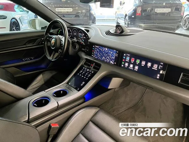 Porsche Taycan 2020 thumb 10