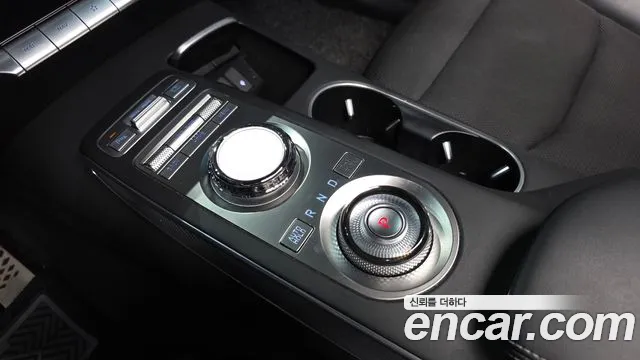 Genesis GV70 2021 thumb 9