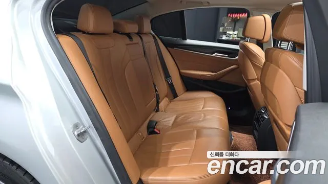 BMW 5 серии 2020 thumb 12