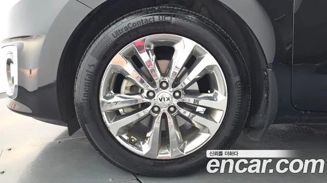 Kia Carnival 2015 thumb 5