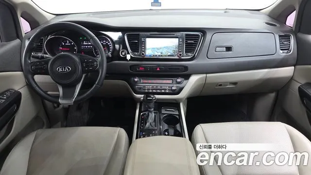 Kia Carnival 2015 thumb 7
