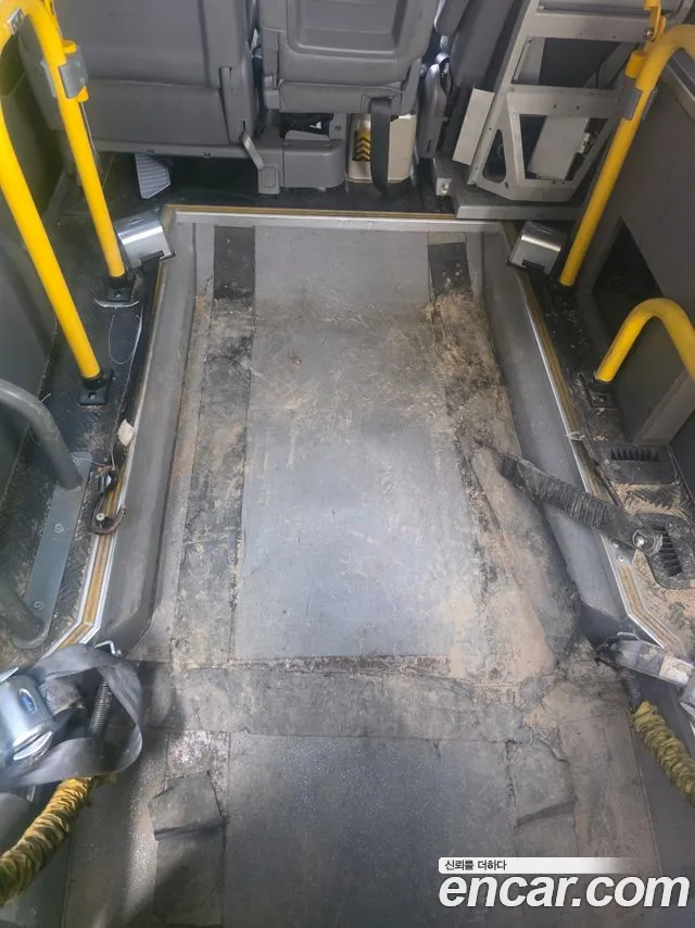 Hyundai Starex 2012 thumb 10