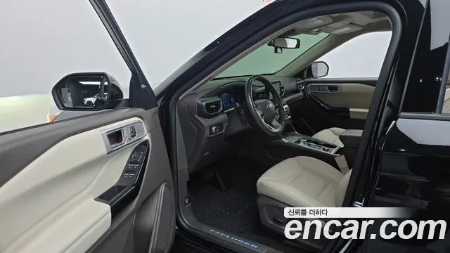 Ford Explorer 2021 thumb 10