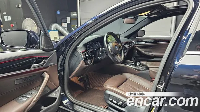 BMW 5 серии 2023 thumb 10