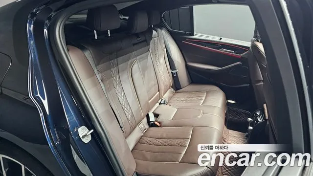 BMW 5 серии 2023 thumb 11