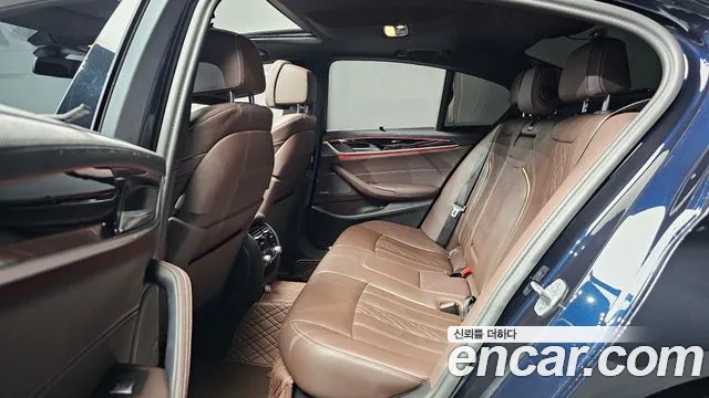 BMW 5 серии 2023 thumb 12