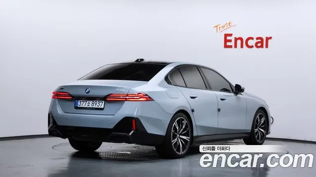 BMW 5 серии 2025 thumb 2