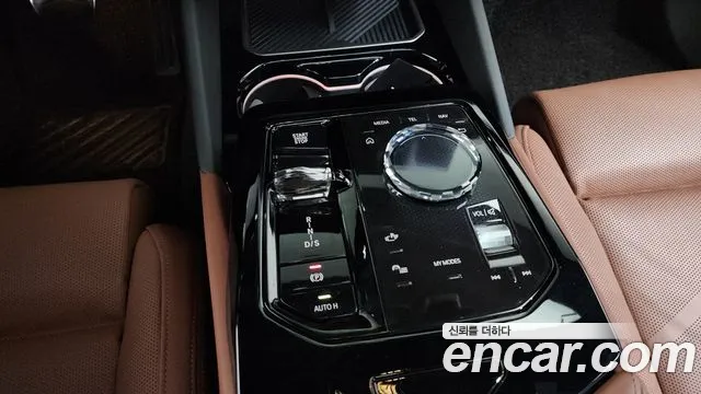 BMW 5 серии 2025 thumb 9