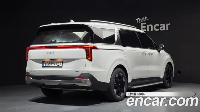 Kia Carnival 2024 thumb 2