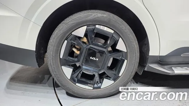 Kia Carnival 2024 thumb 5