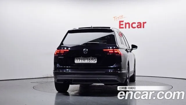Volkswagen Tiguan 2019 thumb 4