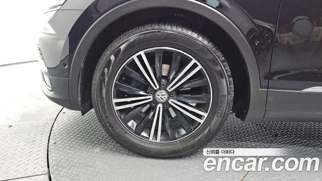Volkswagen Tiguan 2019 thumb 5