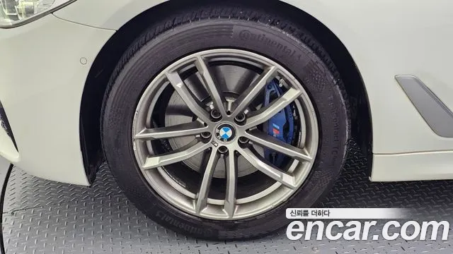BMW 5 серии 2018 thumb 5