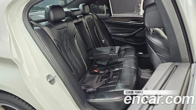 BMW 5 серии 2018 thumb 11