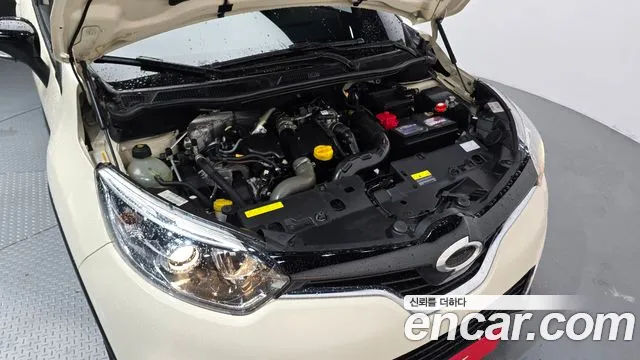 Renault Captur 2016 thumb 6