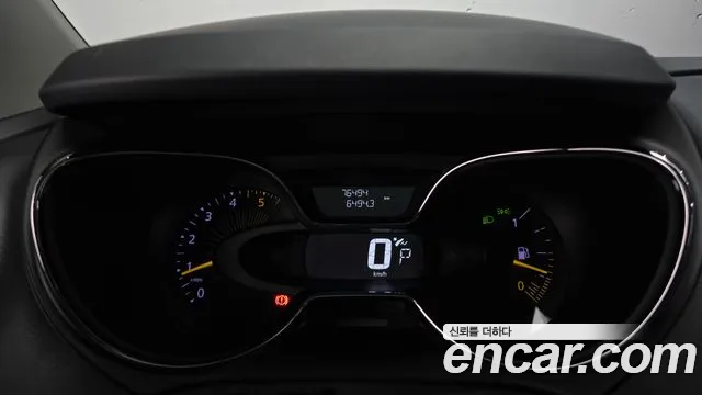 Renault Captur 2016 thumb 8