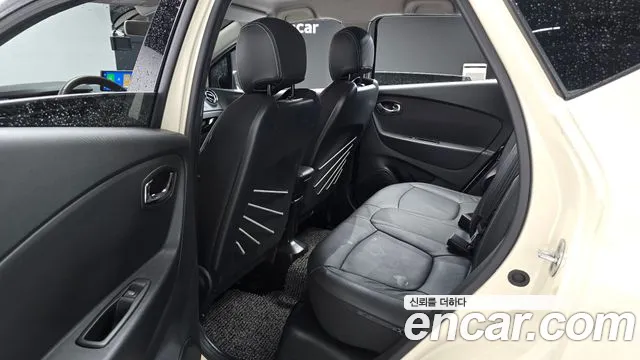 Renault Captur 2016 thumb 11