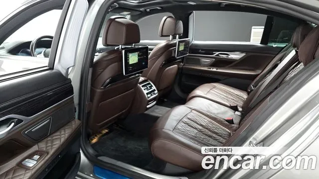 BMW 7 серии 2021 thumb 11