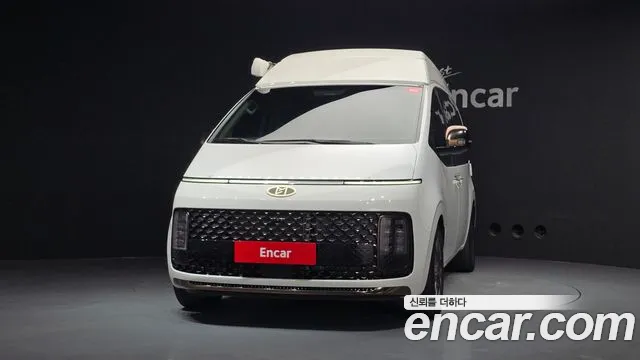 Hyundai Staria 2023 thumb 3