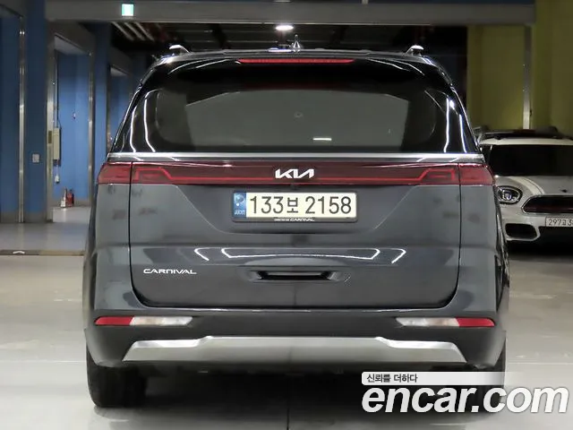 Kia Carnival 2021 thumb 3