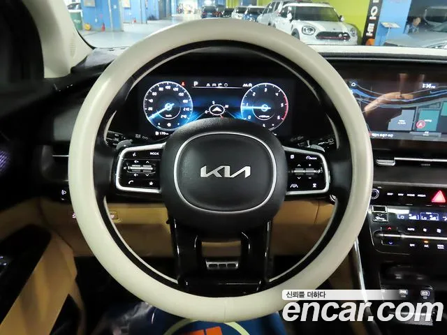 Kia Carnival 2021 thumb 10