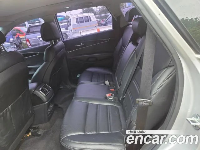Kia Sorento 2015 thumb 10
