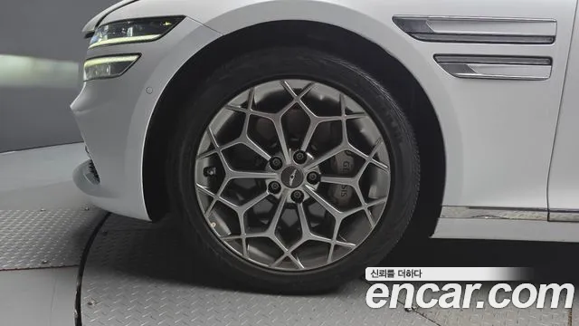 Genesis G80 2023 thumb 5