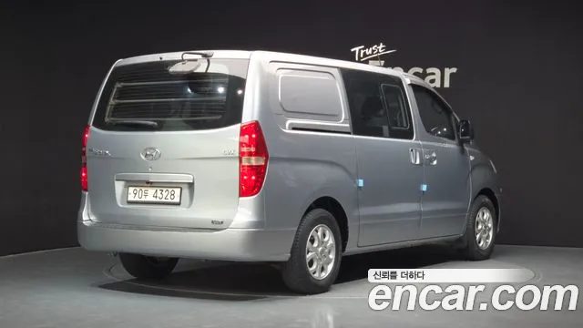 Hyundai Starex 2011 thumb 2