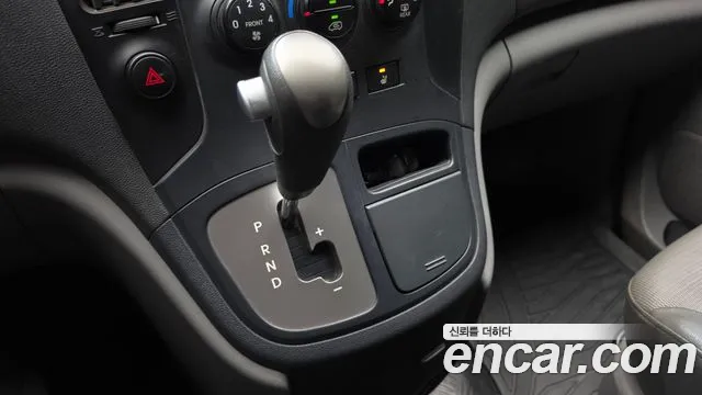 Hyundai Starex 2011 thumb 9