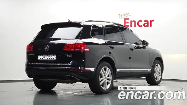 Volkswagen Touareg 2016 thumb 2