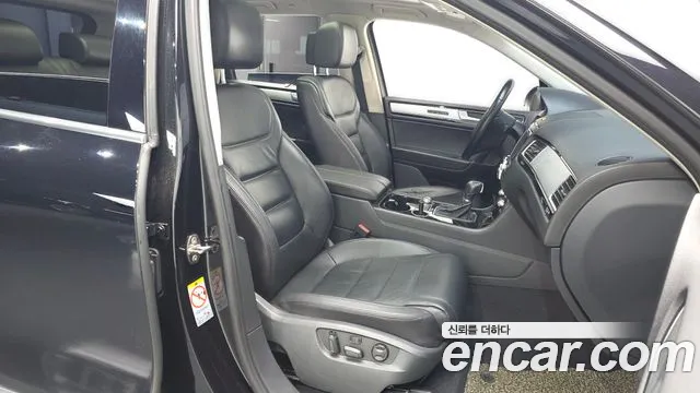 Volkswagen Touareg 2016 thumb 11