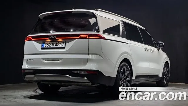Kia Carnival 2023 thumb 2