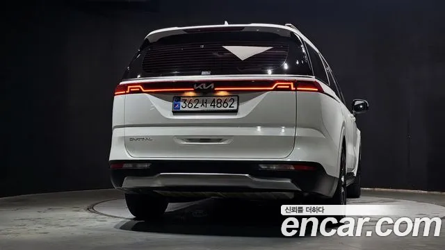 Kia Carnival 2023 thumb 4