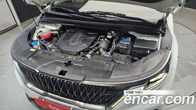 Kia Carnival 2023 thumb 6